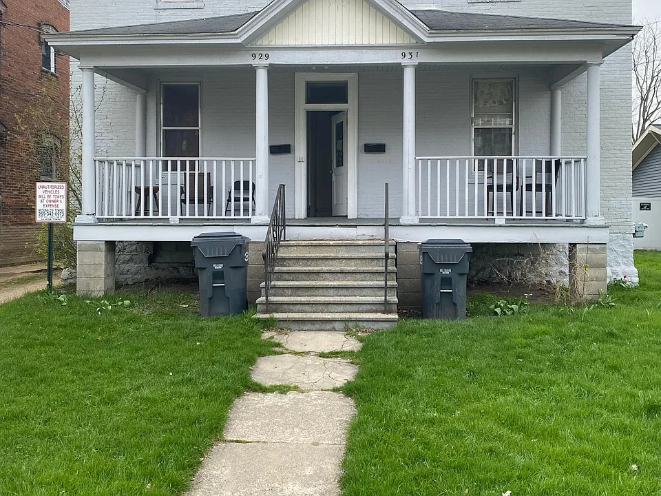 929 N Burdick St #929