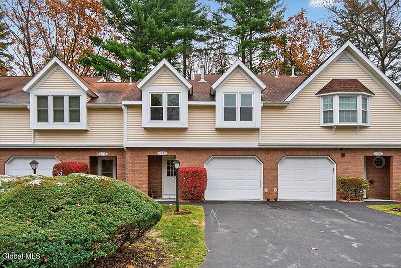 2nd image of 4043 Chaucer Place