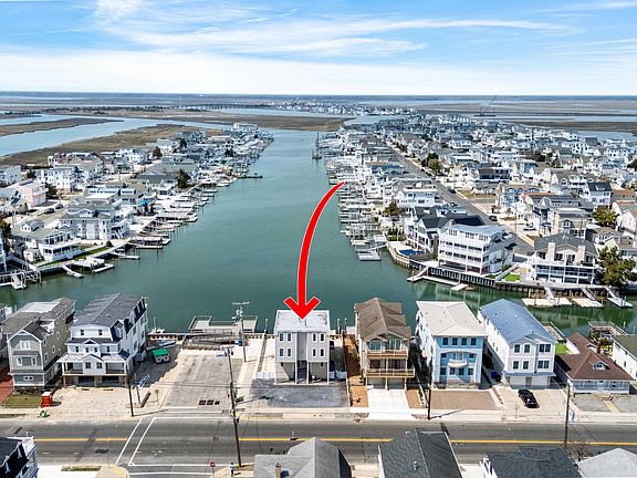2nd image of 2290 Ocean Dr #C