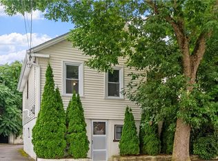 737 Academy Ave, Providence, RI 02908