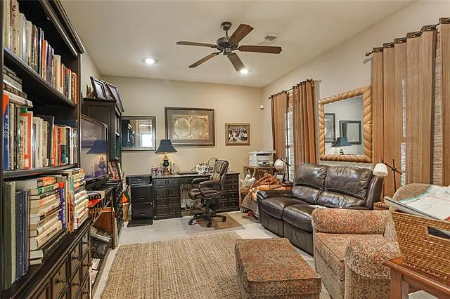 3 bed, 2.5 bath, 2456 sqft, $4,000 — Photo 4