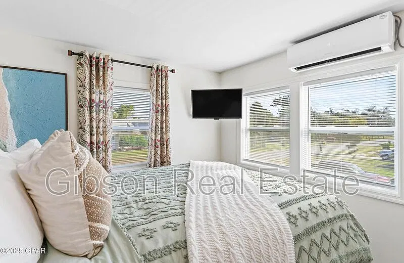 Studio, 1.0 bath, 280 sqft, $1,100 — Photo 2