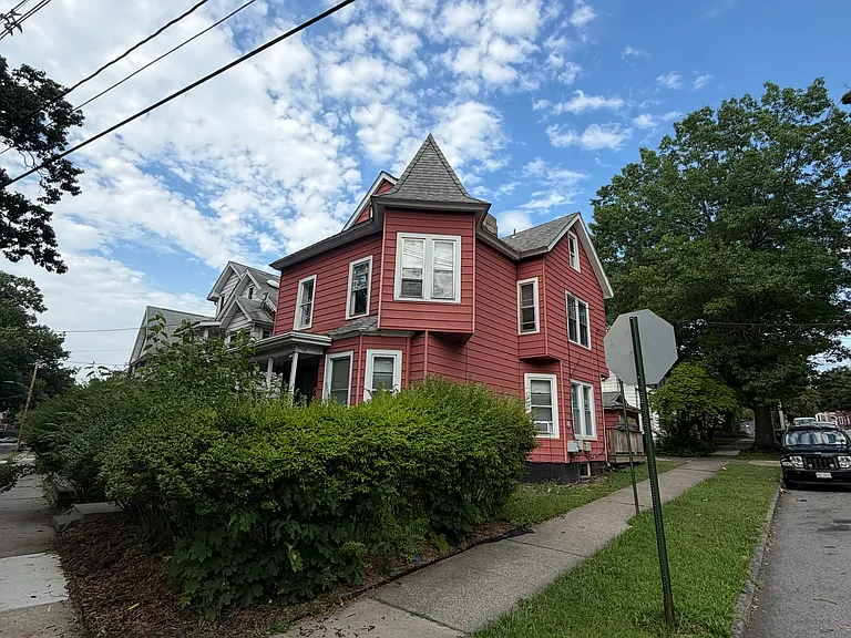 25 Carroll St #2 — Photo 23