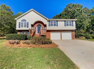 5705 Graceland Dr, Powder Springs, GA 30127