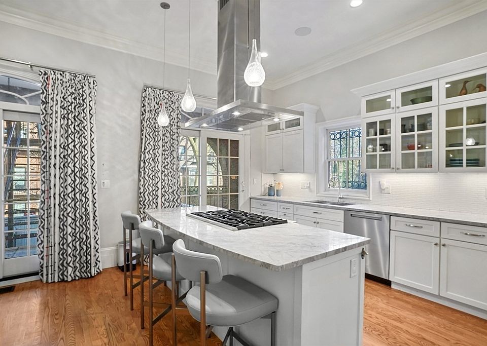 1st image of 41 Worcester St APT 1