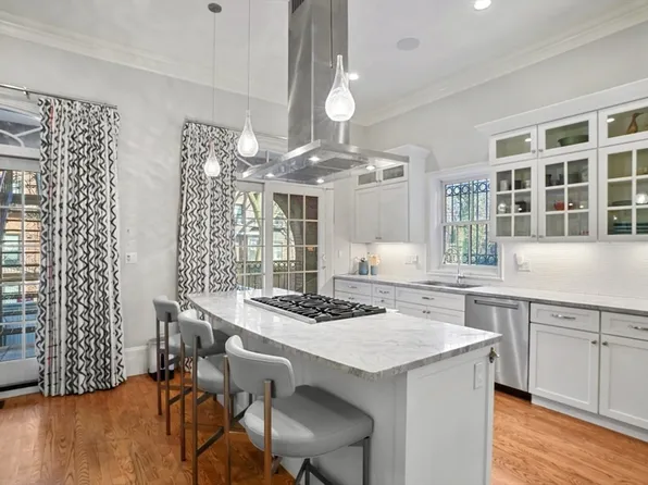 41 Worcester St APT 1, Boston, MA 02118