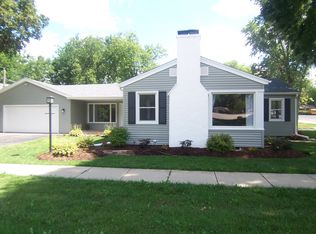 166 Maple St, Crystal Lake, IL 60014