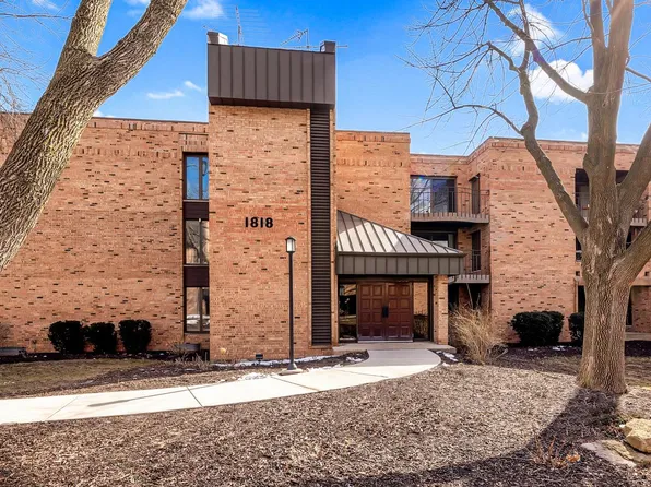 1818 East Shorewood BOULEVARD #111, Shorewood, WI 53211