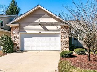 950 Grand View Ln, Aurora, OH 44202