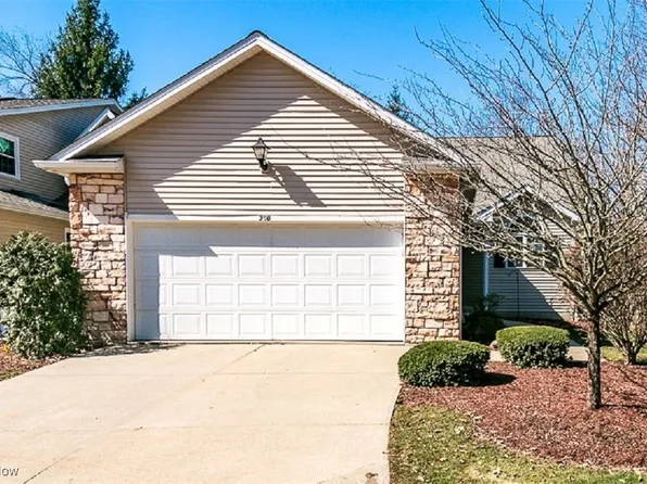 950 Grand View Ln, Aurora, OH 44202