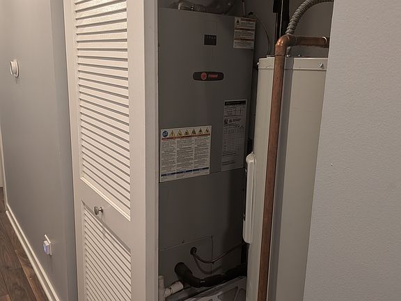 5th image of 3462 N Sheffield Ave #2