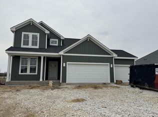 1621 Mamerow Ln W, Oconomowoc, WI 53066