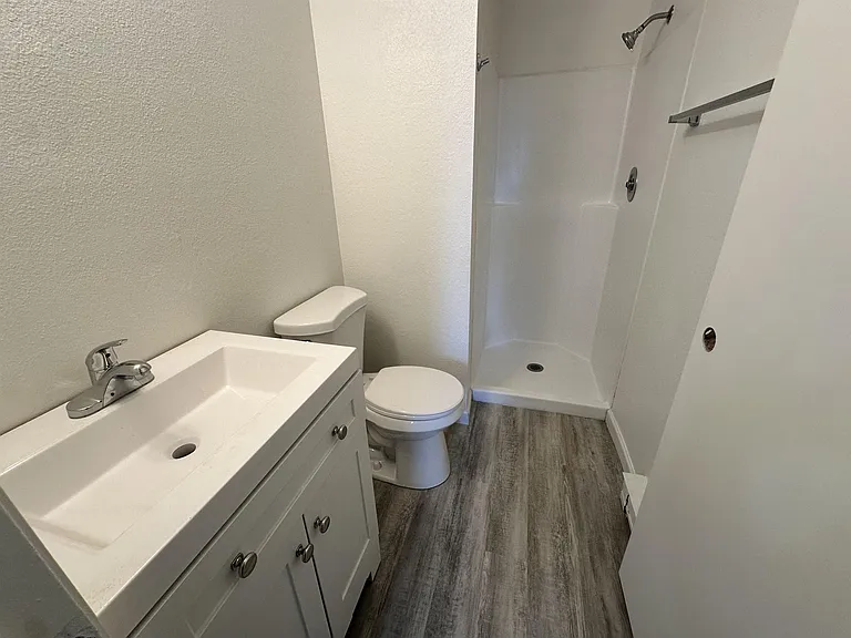 1119 W 11th Ave #3 — Photo 9