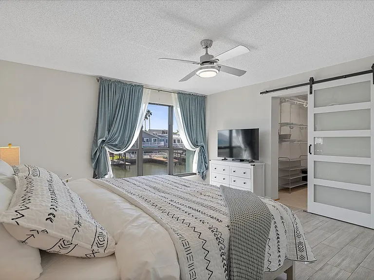 1 Windrush Blvd #98 — Photo 37