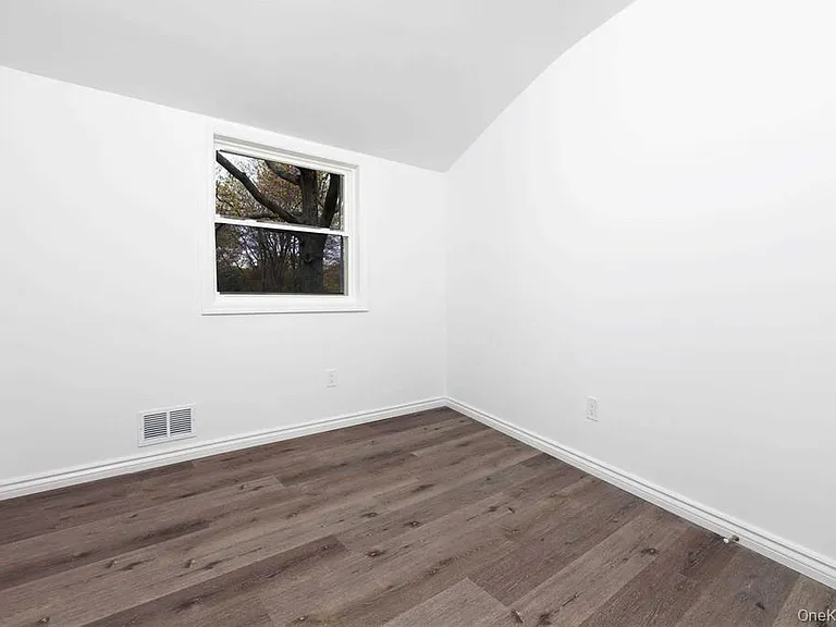 4 Bunny Ln — Photo 10