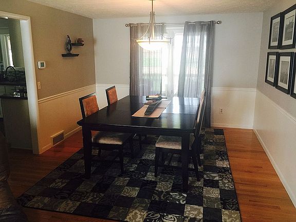 4th image of 8 Erie Cres