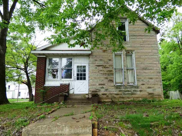 304 S 1st St, Boonville, IN 47601