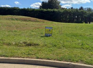 124 Community Dr, Waynesboro, VA 22980