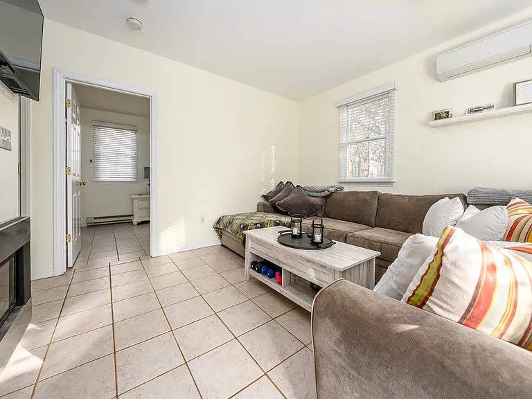 46 Edmar Rd — Photo 3