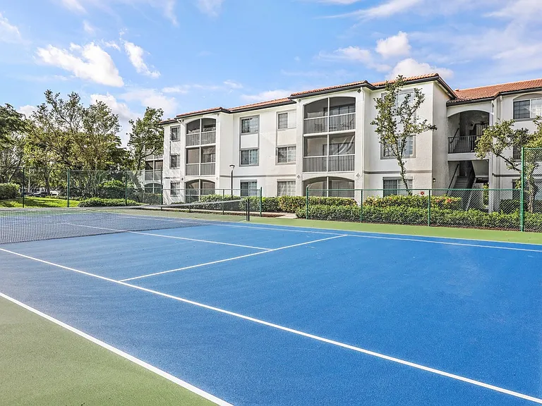 The Cove at Boynton Beach Apartments — Photo 9