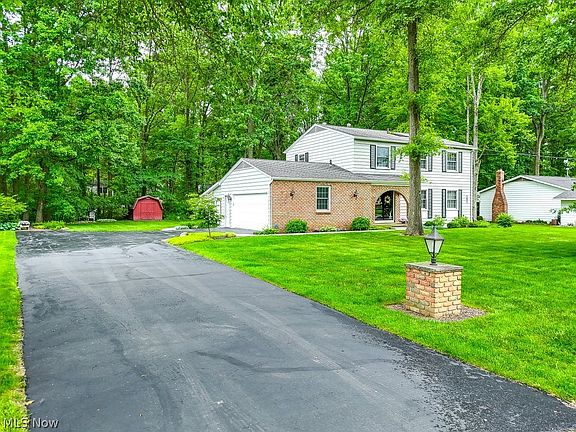 3rd image of 151 Kenwick Dr