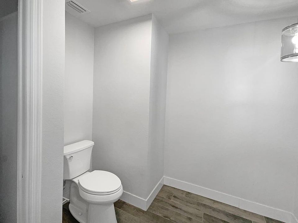 1st image of 2441 Lake Jackson Cir