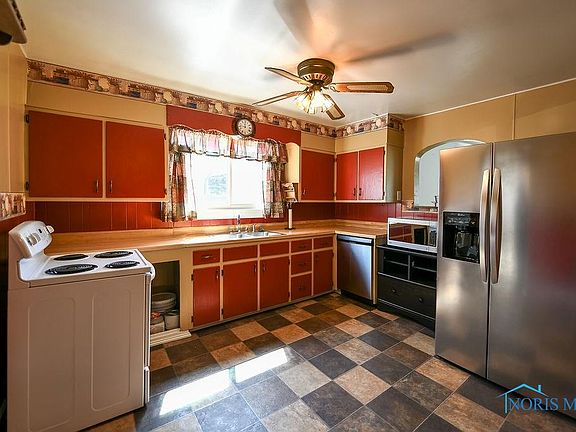 3rd image of 300 W Trenton Ave