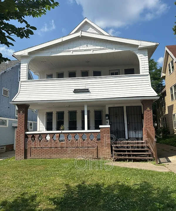 942 Eddy Rd #2
