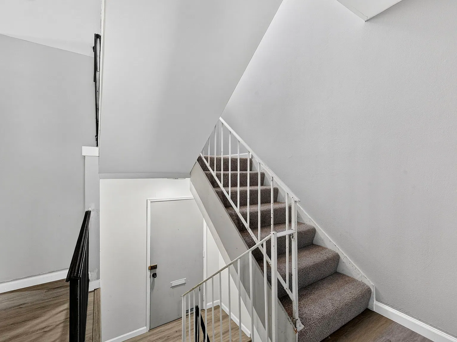 3 bed, 2234 sqft, $1,990 — Photo 3