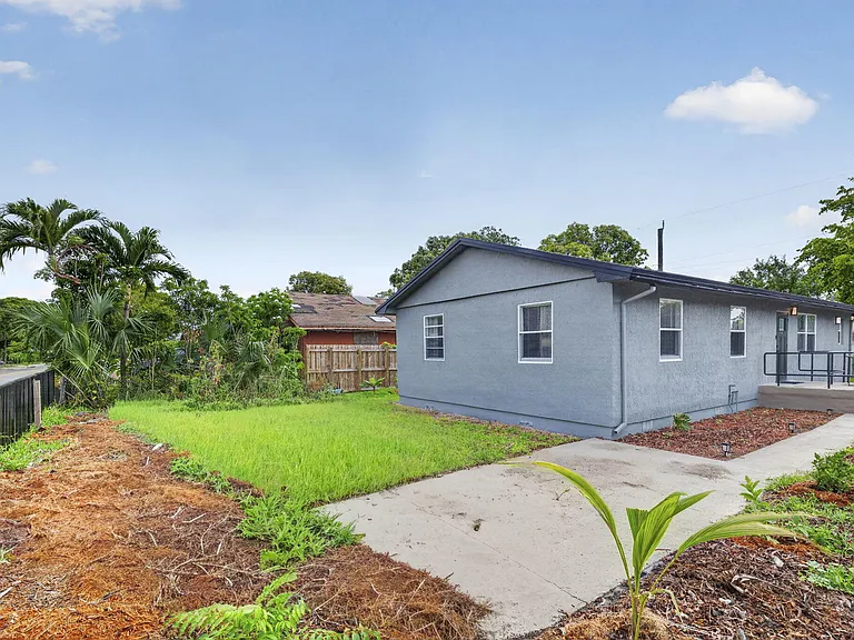 800 NW 6th Ave — Photo 8