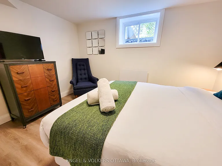 2075 Balharrie Ave #B — Photo 19