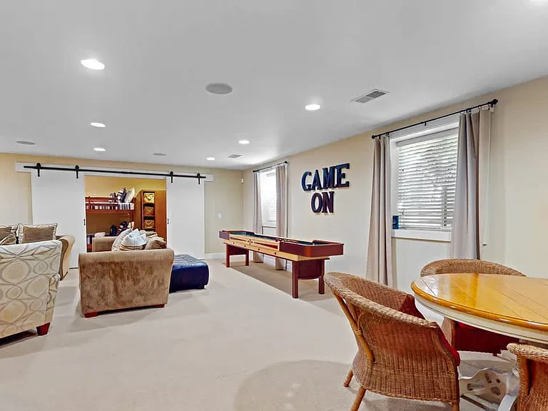 Building's Lounge