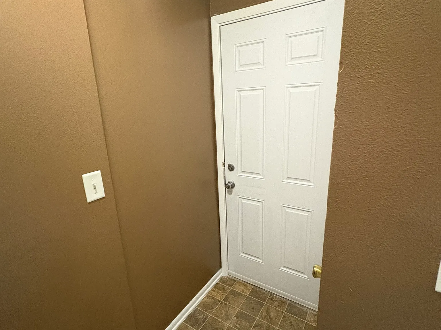 3 bed, 1008 sqft, $1,325 — Photo 2