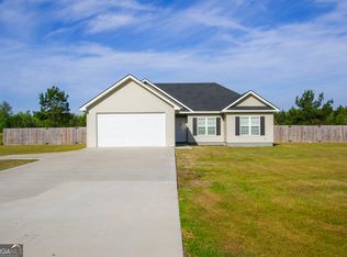 11769 Henry St, Claxton, GA 30417