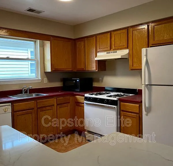 141-143 Norfolk St #3-2 — Photo 6