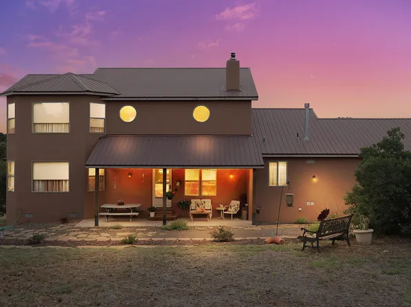 25 Holiday Loop, Tijeras, NM 87059