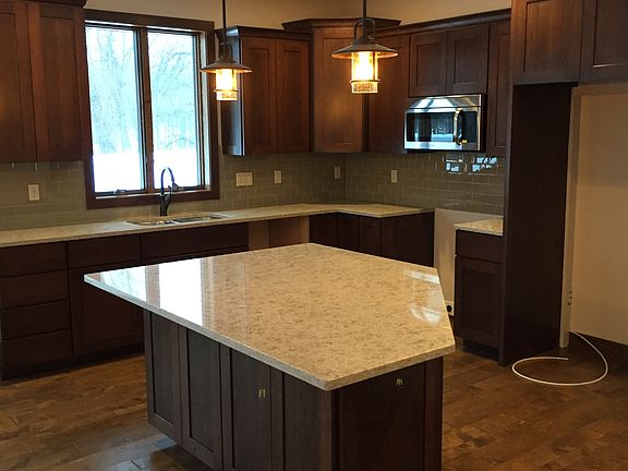 2nd image of 405 River Bend Dr