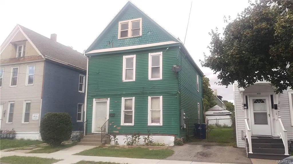424 Riley St photo 1