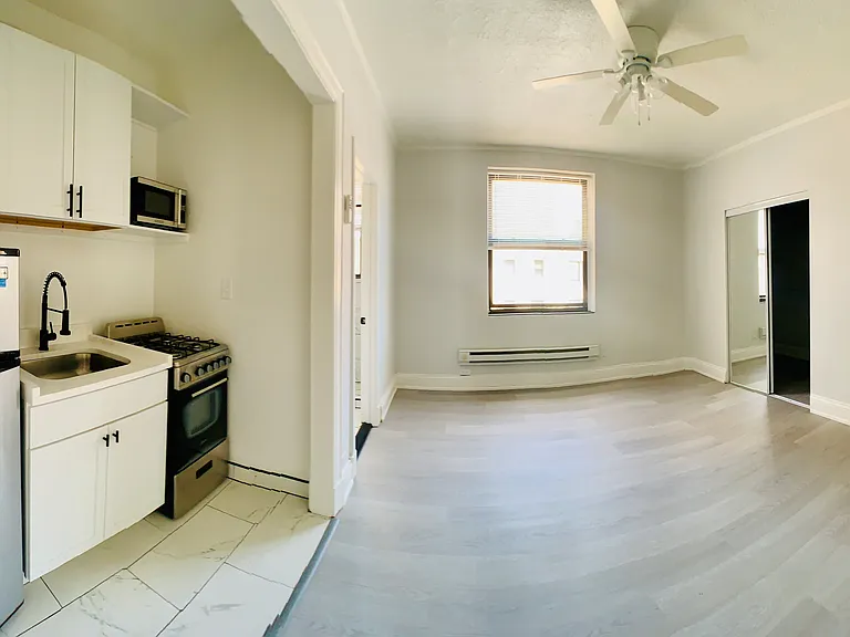 ANGELUS APARTMENTS — Photo 24