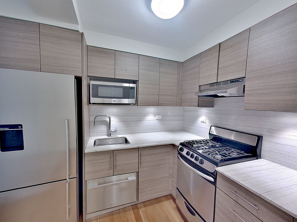 1st image of 400 E 57th St APT 4L