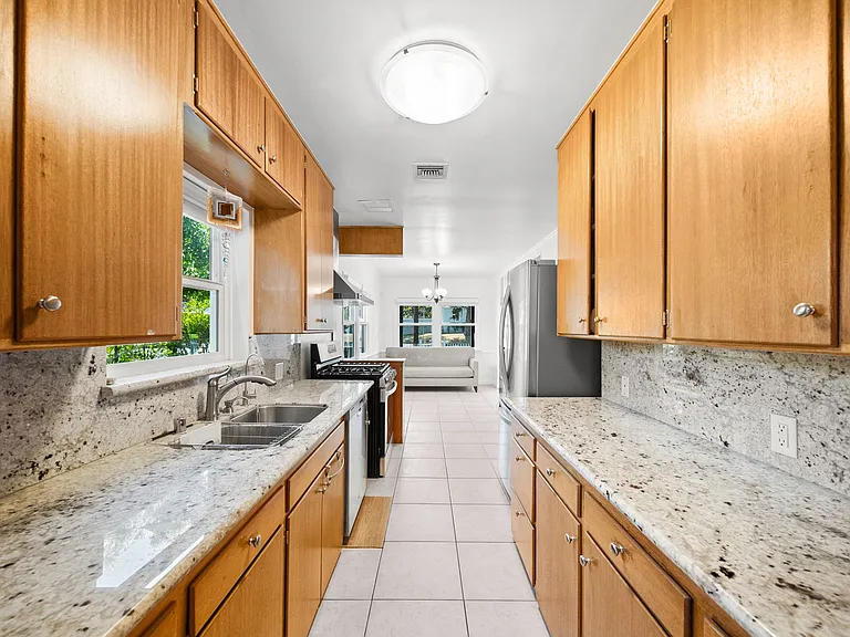 10257 McVine Ave — Photo 23