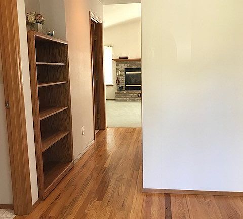 4th image of 904 NW Leisure Ln