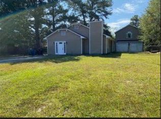 1945 Wordsworth Dr, Fayetteville, NC 28304