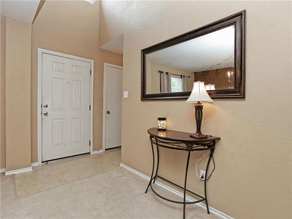 4th image of 200 Indian Meadow Dr