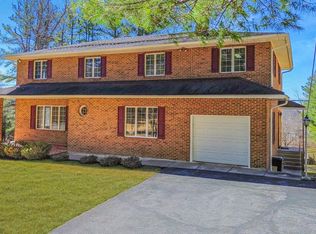 1052 Green Hill Farm Rd, Reisterstown, MD 21136