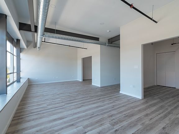5th image of 2202 S Lombard Ave #202