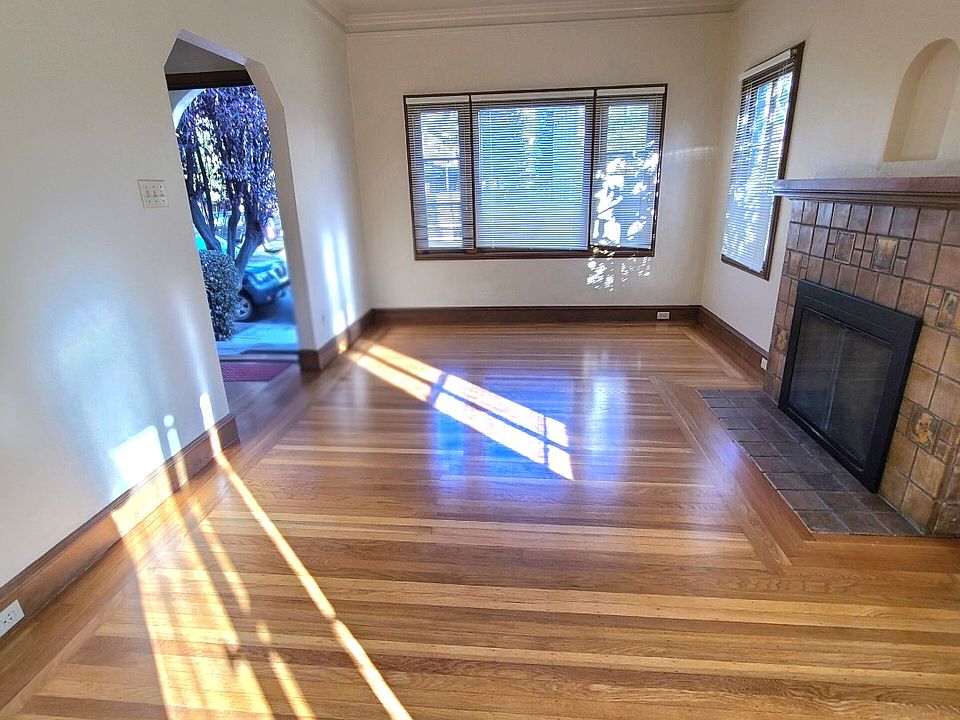 1st image of 1828 Walnut St