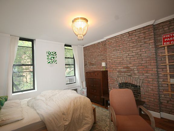 5th image of 208 E 73rd St APT 3e