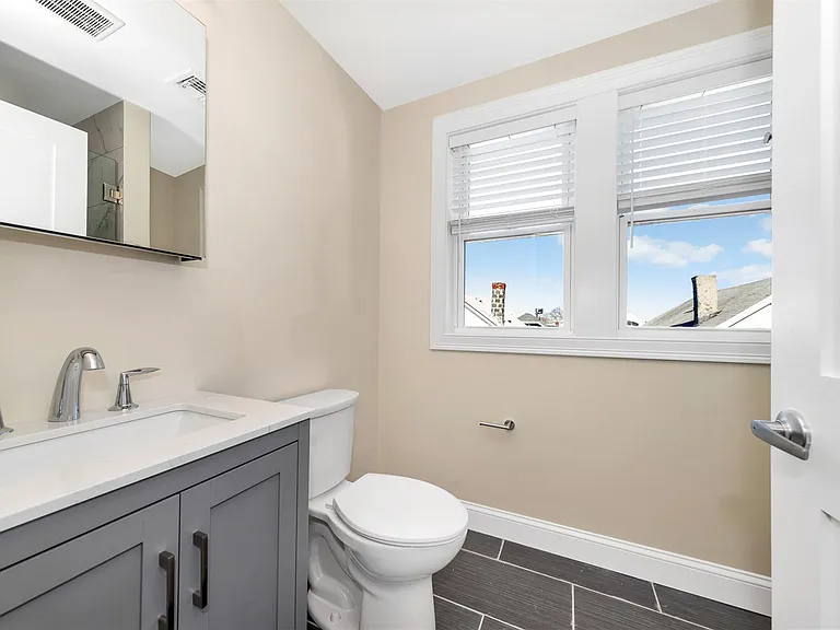 45 Wright Ave — Photo 20