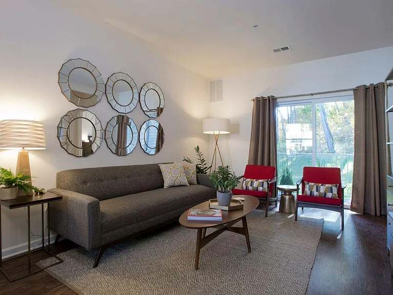 Summit Lane Luxury Apartments — Photo 6